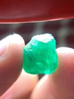 9.97 ct Swat Emerald Crystal – A Bold Statement of Nature - Image 4