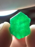 5.15ct Swat Emerald Crystal – A Wide, Vibrant Green Gem from Pakistan - Image 7