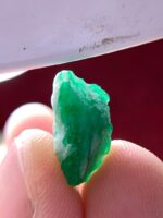 9.85 ct Swat Emerald Crystal (15.01 × 9.91 × 7.85 mm) – Natural Untreated Green Beryl from Pakistan’s Gem Valley - Image 7