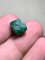 Striking Green Brilliance: 8.50ct Emerald Crystal from Swat Valley - Image 2