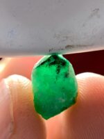 Collector’s Highlight: 5.10ct Emerald Crystal (11.82 x 8.83 x 6.99 mm) - Image 3