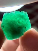 10.80ct Swat Emerald Crystal – A Wide, High-Impact Gemstone from Pakistan - Image 3
