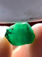 Collector’s Highlight: 5.10ct Emerald Crystal (11.82 x 8.83 x 6.99 mm) - Image 4