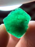 10.80ct Swat Emerald Crystal – A Wide, High-Impact Gemstone from Pakistan - Image 4