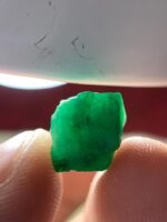 Striking Green Brilliance: 8.50ct Emerald Crystal from Swat Valley - Image 5