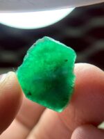 10.80ct Swat Emerald Crystal – A Wide, High-Impact Gemstone from Pakistan - Image 6