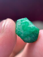 Striking Green Brilliance: 8.50ct Emerald Crystal from Swat Valley - Image 7