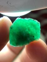 10.80ct Swat Emerald Crystal – A Wide, High-Impact Gemstone from Pakistan - Image 7