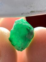 Collector’s Highlight: 5.10ct Emerald Crystal (11.82 x 8.83 x 6.99 mm) - Image 8