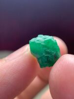 Striking Green Brilliance: 8.50ct Emerald Crystal from Swat Valley - Image 8
