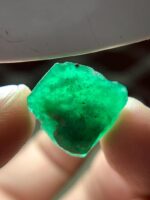 10.80ct Swat Emerald Crystal – A Wide, High-Impact Gemstone from Pakistan - Image 10