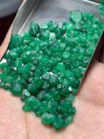 71.95ct Swat Emerald Rough Lot (8x6x6mm): Natural Green Crystals for Cutting, Jewelry, or Collection - Image 3