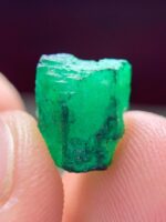 5.30ct Swat Emerald Crystal: Vivid Green with Natural Geometry - Image 5