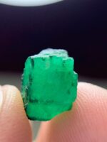 5.30ct Swat Emerald Crystal: Vivid Green with Natural Geometry - Image 6