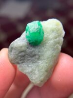 A 39.30-Carat Swat Emerald Specimen: Natural Brilliance Shaped by Mountain Light - Image 12