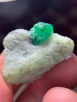 A 39.30-Carat Swat Emerald Specimen: Natural Brilliance Shaped by Mountain Light - Image 3