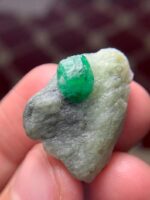 A 39.30-Carat Swat Emerald Specimen: Natural Brilliance Shaped by Mountain Light - Image 6