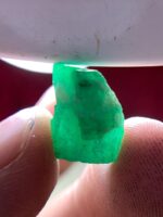 The Majesty of Swat: 12.91ct Emerald Crystal (13.97 x 11.33 x 11.17 mm) - Image 4
