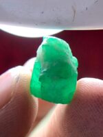 The Majesty of Swat: 12.91ct Emerald Crystal (13.97 x 11.33 x 11.17 mm) - Image 7