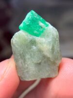 A Refined 25.45-Carat Swat Emerald Specimen: Elegance in Natural Form - Image 7