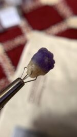 Elegant 8.55 ct Afghan Hackmanite Crystal with Rare Fluorescent Beauty - Image 2