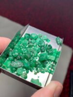 Rough Lot Spotlight: 45.29 ct Swat Emerald Crystal Parcel - Image 2