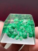 Rough Lot Spotlight: 45.29 ct Swat Emerald Crystal Parcel - Image 3