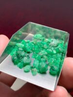 Rough Lot Spotlight: 45.29 ct Swat Emerald Crystal Parcel - Image 5