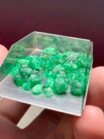 Rough Lot Spotlight: 45.29 ct Swat Emerald Crystal Parcel - Image 6