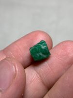 Natural Emerald Prism from Swat – 5.52 Carats of Green Geometry - Image 3