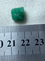 Natural Emerald Prism from Swat – 5.52 Carats of Green Geometry - Image 8