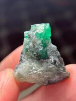 27.38ct Swat Emerald Specimen – A Stunning Natural Crystal with Impressive Size - Image 9