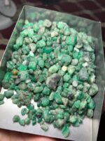 559.80-Carat Swat Emerald Rough Lot: A Treasure in Raw Form - Image 3
