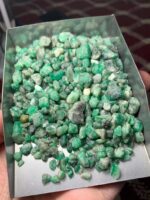 559.80-Carat Swat Emerald Rough Lot: A Treasure in Raw Form - Image 4
