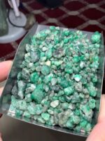 559.80-Carat Swat Emerald Rough Lot: A Treasure in Raw Form - Image 5
