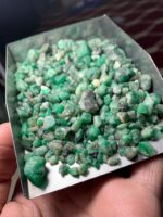 559.80-Carat Swat Emerald Rough Lot: A Treasure in Raw Form - Image 7