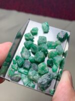 Raw Brilliance: 69.95ct Natural Swat Emerald Rough Lot - Image 3