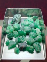 Raw Brilliance: 69.95ct Natural Swat Emerald Rough Lot - Image 9
