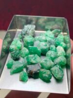 Raw Brilliance: 69.95ct Natural Swat Emerald Rough Lot - Image 10