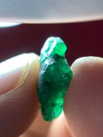 4.87ct Swat Emerald Crystal – Natural Untreated Green Gem (16.43 x 10.11 x 5.83 mm) - Image 6