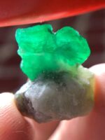 A 23.40-Carat Swat Emerald Specimen — A Natural Crystal With Depth and Presence - Image 7