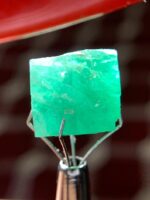 A 16.90-Carat Swat Emerald Crystal — Dimensions, Origin, and Value Explained - Image 12