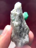 310 ct Natural Emerald Specimen from Swat – Museum-Grade Collector Crystal - Image 6
