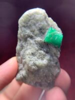 310 ct Natural Emerald Specimen from Swat – Museum-Grade Collector Crystal - Image 7