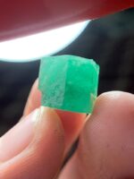 A 16.90-Carat Swat Emerald Crystal — Dimensions, Origin, and Value Explained - Image 8