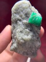 310 ct Natural Emerald Specimen from Swat – Museum-Grade Collector Crystal - Image 9