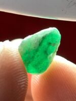 4.50 ct Natural Emerald Crystal from Swat – Raw & Radiant Green Gemstone - Image 2