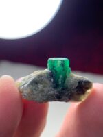 19.30ct Swat Emerald Specimen – Vivid Green Natural Crystal with Striking Structure - Image 2