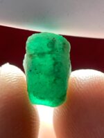 4.50 ct Natural Emerald Crystal from Swat – Raw & Radiant Green Gemstone - Image 5