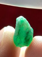4.50 ct Natural Emerald Crystal from Swat – Raw & Radiant Green Gemstone - Image 6